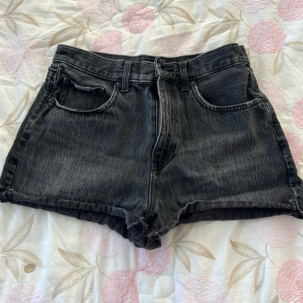 Uniqlo black shorts
